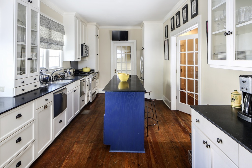 this-kitchen-is-closed-rethinking-wide-open-spaces-inregister